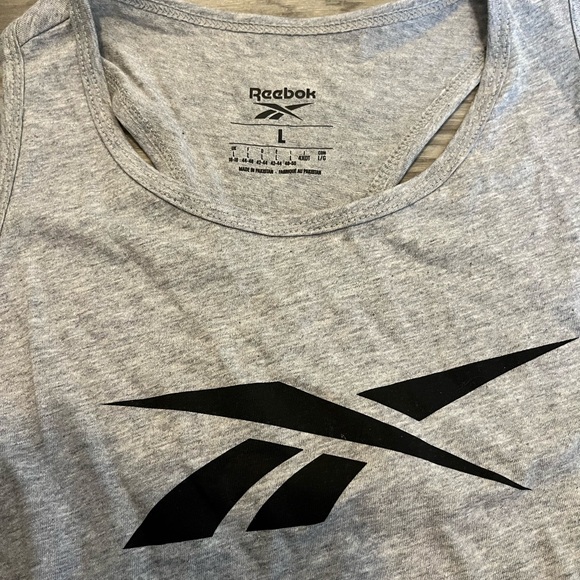 NWT Reebok Tank - Picture 4 of 4